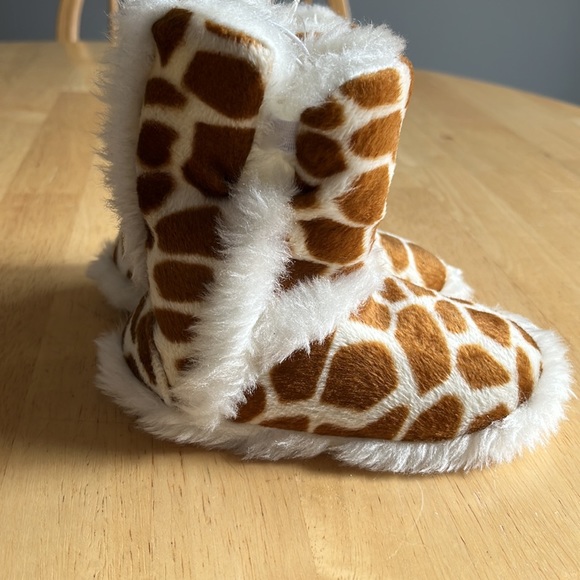 Toddler’s Furry Giraffe Boots *BRAND NEW* - Picture 5 of 9